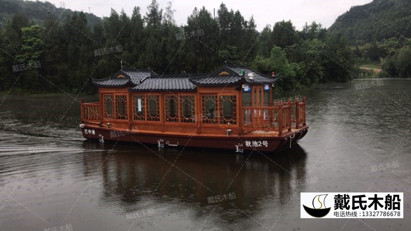 巴中秋池画舫船09.jpg
